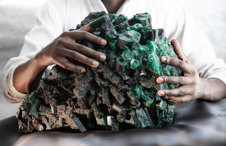 Kagem unveils colossal 37kg cluster of emeralds